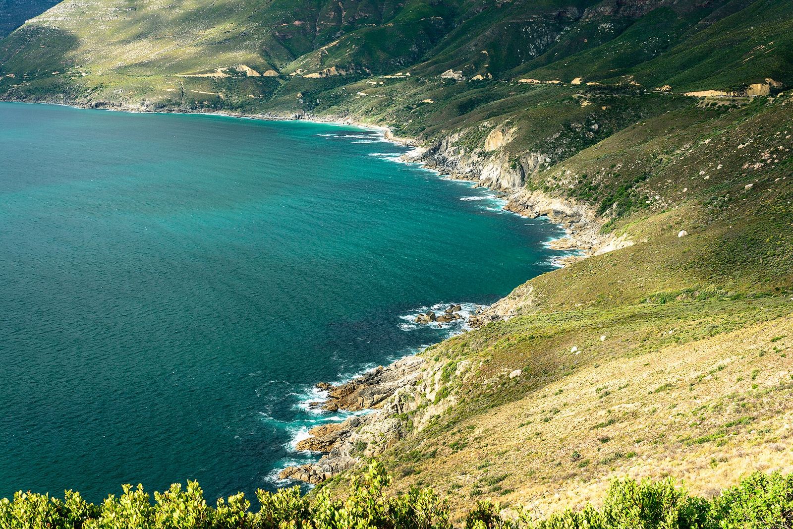 De kustweg Chapman's Peak Drive op het Kaapse schiereiland